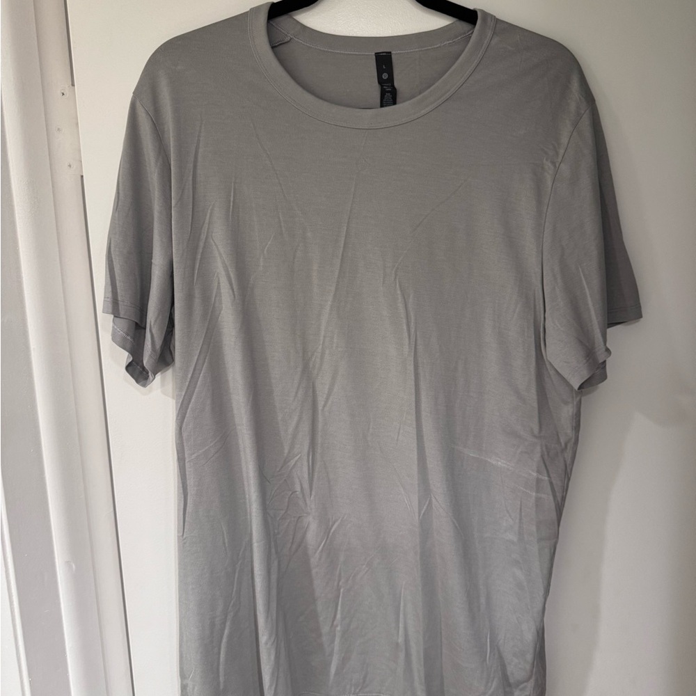 Men’s lululemon T shirt